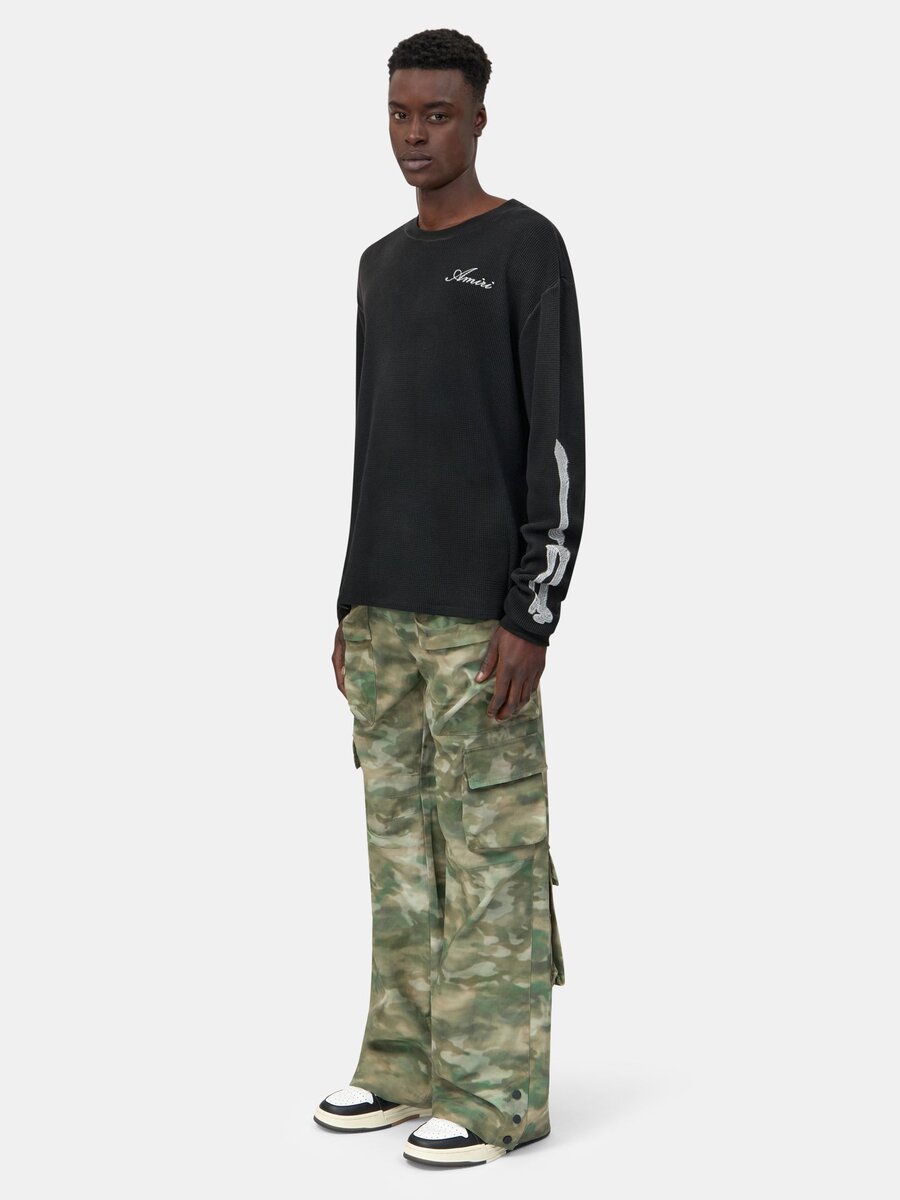 CAMO-CARGO-HOSE MIT MEHREREN TASCHEN