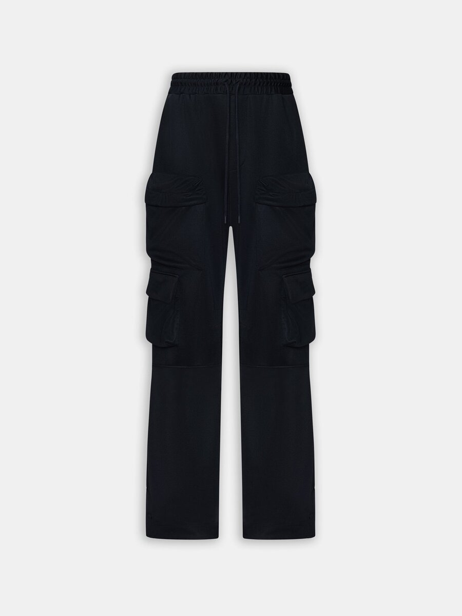CARGO-HOSE MIT VIELEN TASCHEN