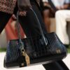 DAMEN-SCHULTERTASCHE „EMBOSSED CROC HONEY 40“