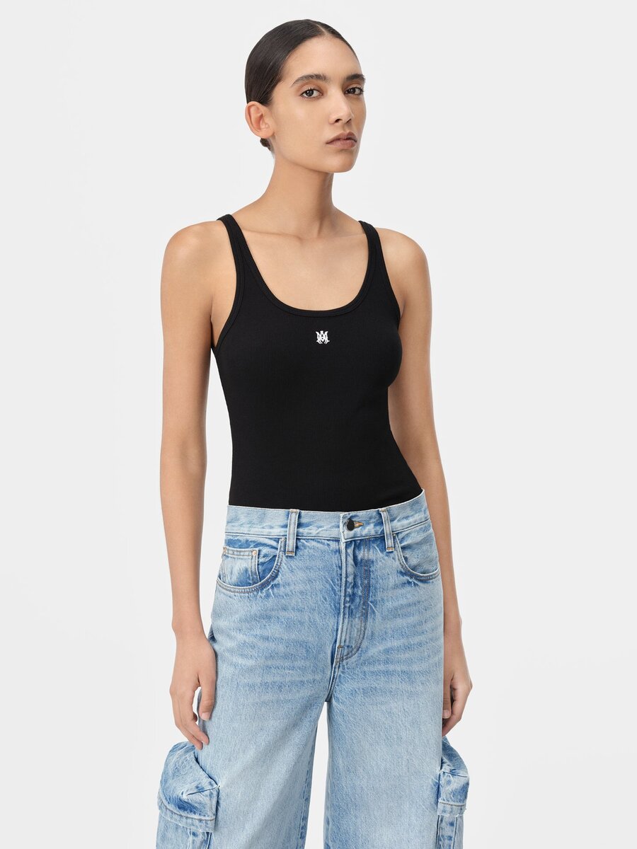 DAMEN-TANKTOP MIT „MA“-STICKEREI UND RIPPENSTRICK