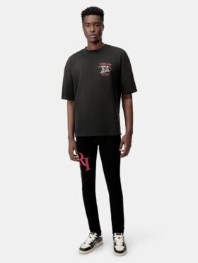 SKINNY-JEANS MIT VERSETZTEM LOGO – Schwarz-Rot